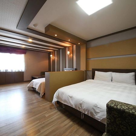 Yes Motel Gunsan Exterior foto
