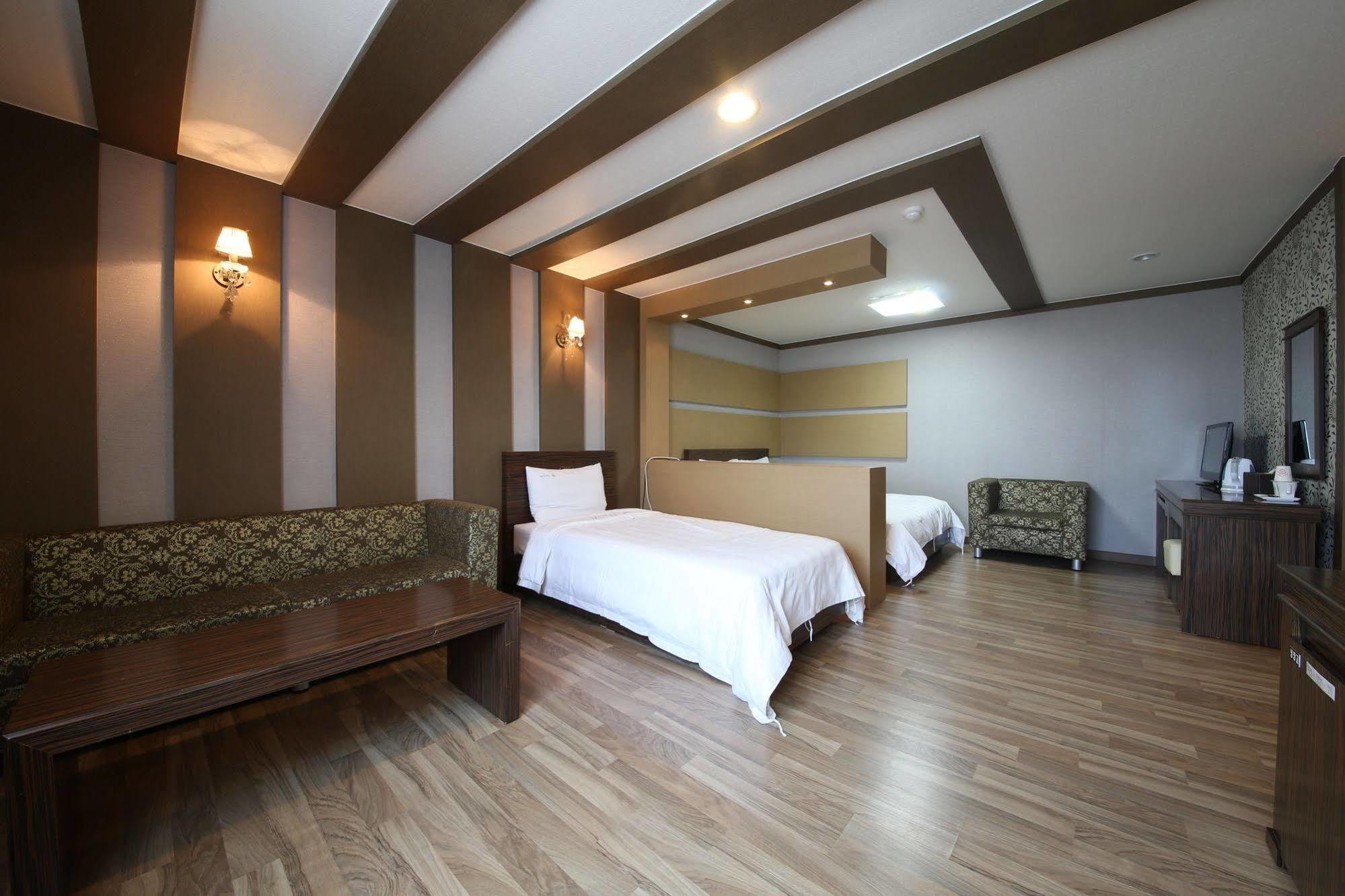 Yes Motel Gunsan Exterior foto