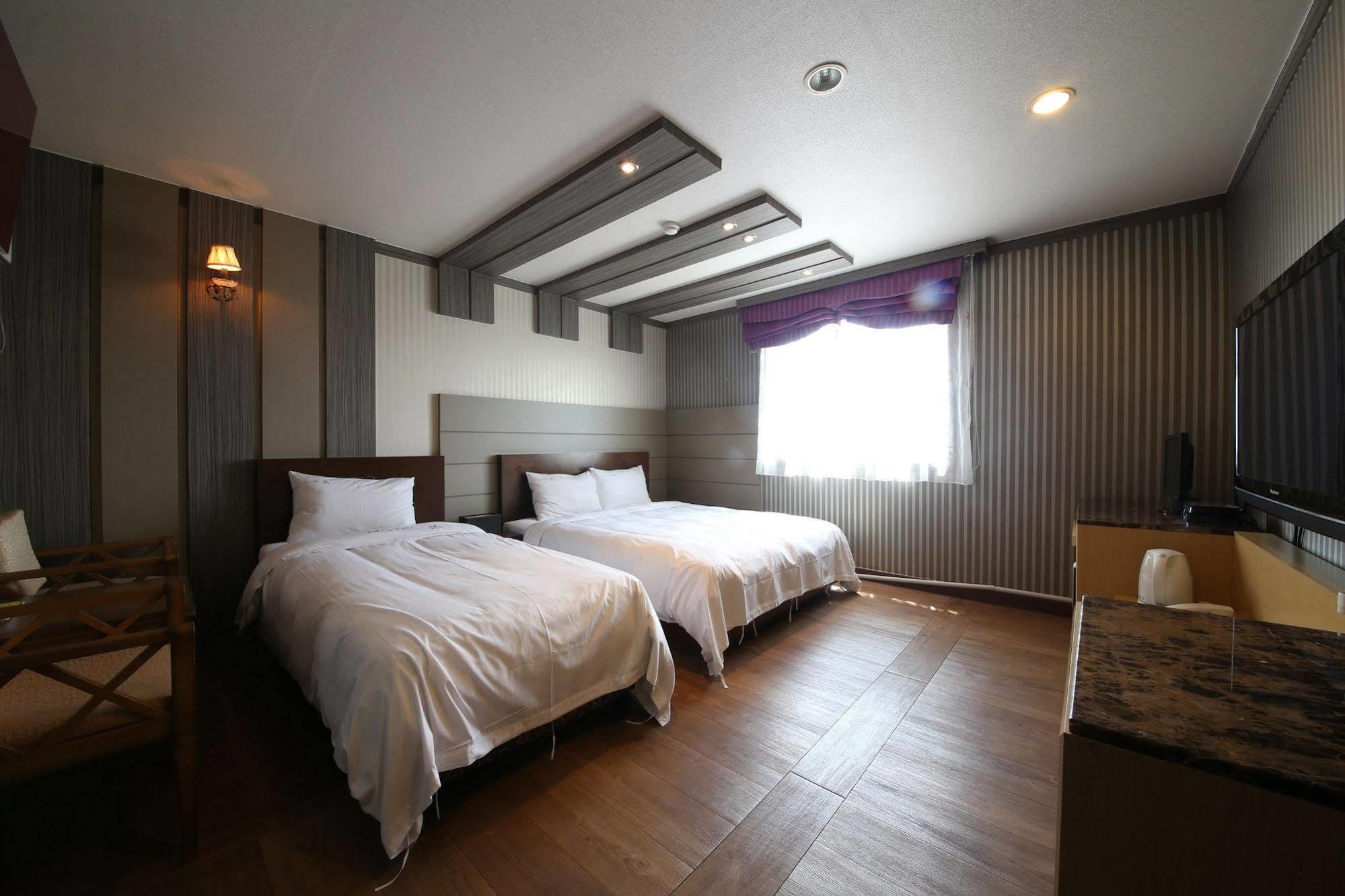 Yes Motel Gunsan Exterior foto
