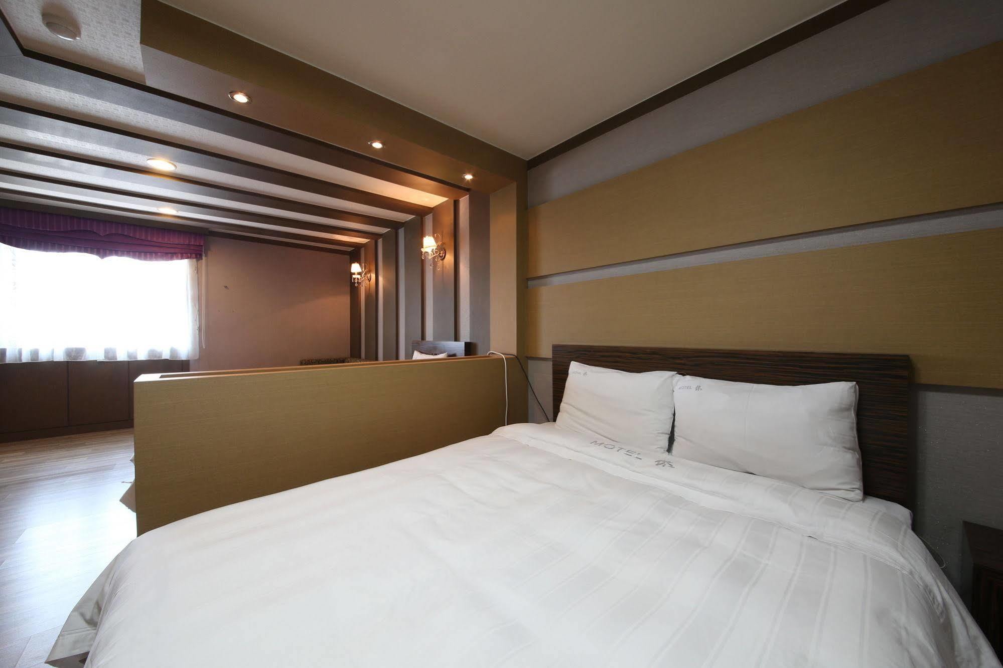 Yes Motel Gunsan Exterior foto
