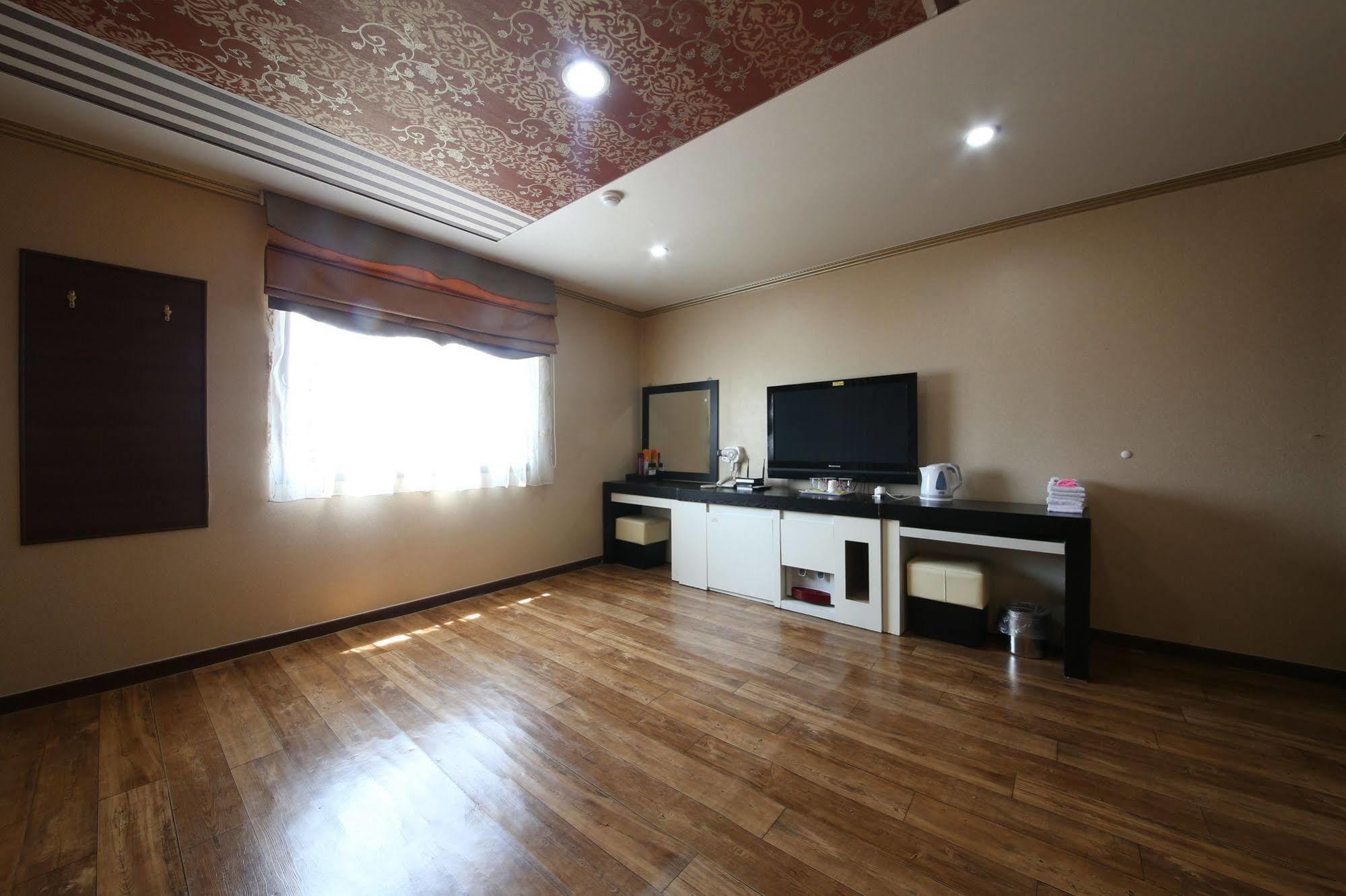 Yes Motel Gunsan Exterior foto
